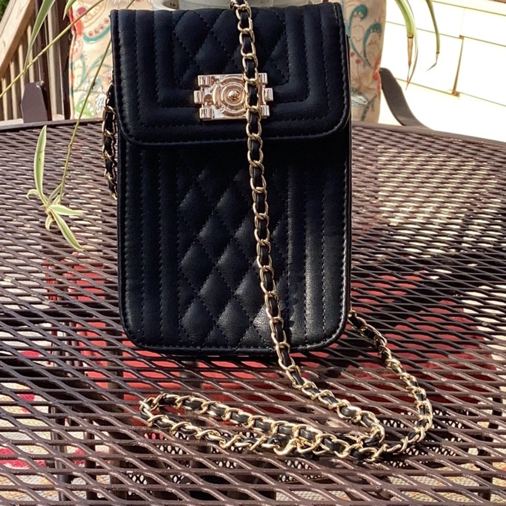 Quilted Crossbody Phone Bag with Chain Strap - Black